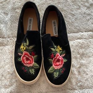 Steve Madden slip on shoes